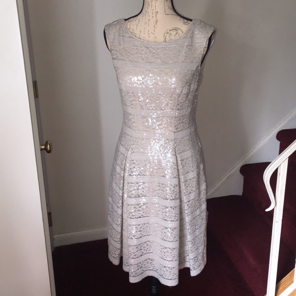 NWOT Touch of Class Dress by Vince Camuto Size 6